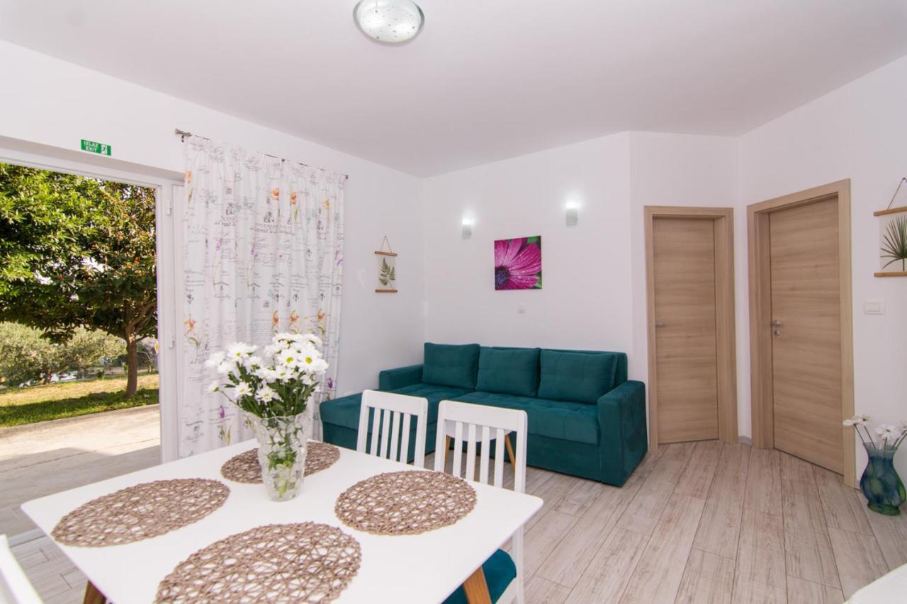 Apartman Sun Solin Lejlighed Eksteriør billede