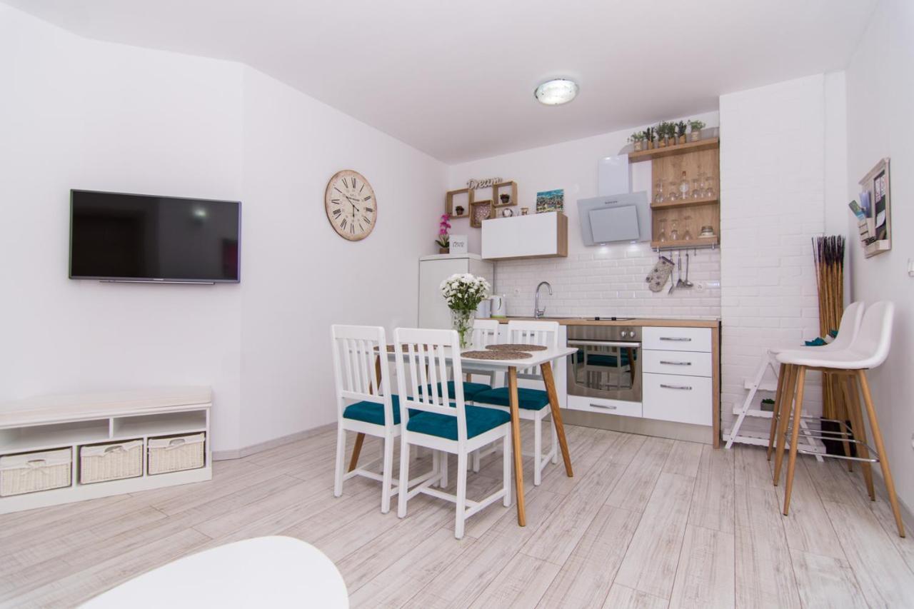 Apartman Sun Solin Lejlighed Eksteriør billede