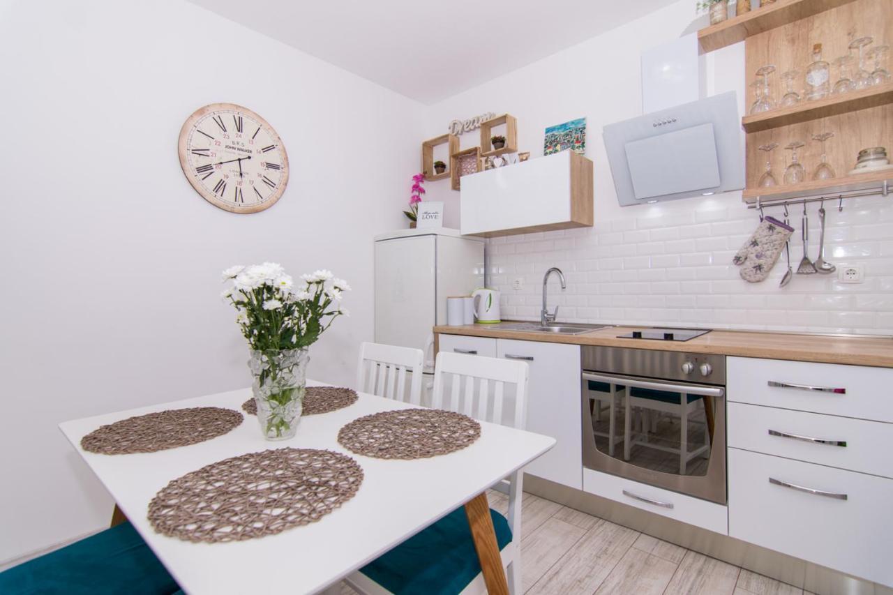 Apartman Sun Solin Lejlighed Eksteriør billede
