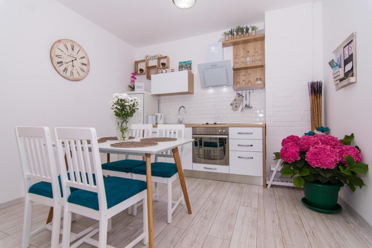 Apartman Sun Solin Lejlighed Eksteriør billede